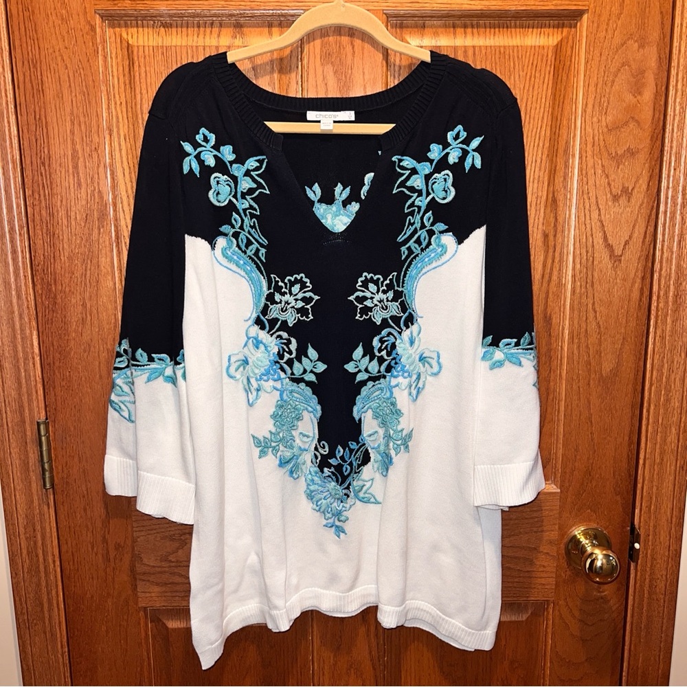 Chico's White and Navy Bell Sleeve Tunic with Graphic Design